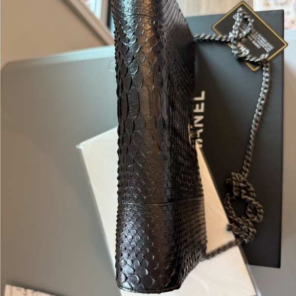 Rare Chanel Python shoulder bag - Picture 8 of 16